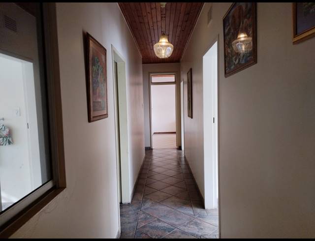 3 BEDROOM HOUSE FOR SALE IN KEMPTON PARK EXT 4